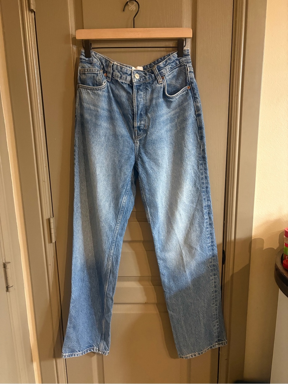 Reformation women’s Relaxed Long Light Blue Denim Jeans size 29